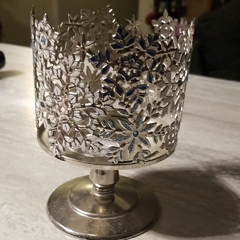 Bath & Body Works Silver and Blue Snowflake Candle Holder